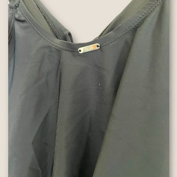 Black bikini top size Large with adjustable straps - Picture 6 of 8